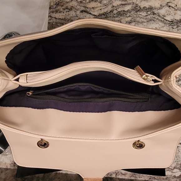 Boutique Handbag with shoulder strap - Picture 5 of 6